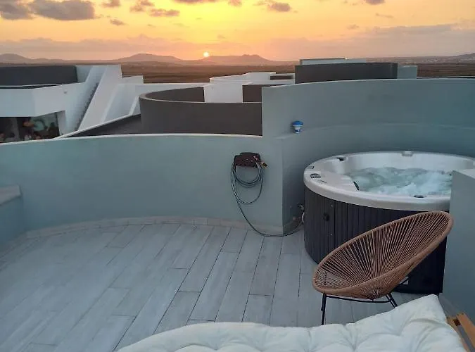 Апартаменты Luxury Aparment In Casilla De Costa With Jacuzzi- Follow The Sun